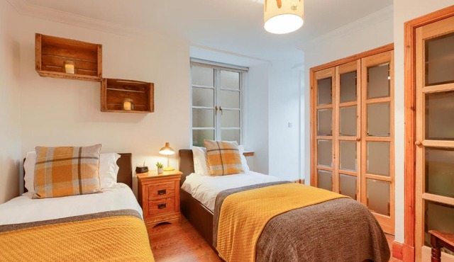 Dundas Flat, 1 bedroom, Comrie