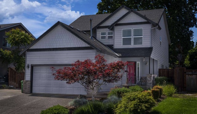 Dundee Gem, Bright Open Layout, Fenced Backyrd, Walk to Wineries, Food, Park w/Tennis & Playground