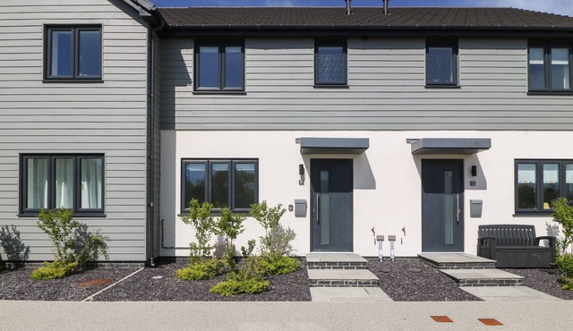 DUNE RETREAT, pet friendly, luxury holiday cottage in Rhosneigr