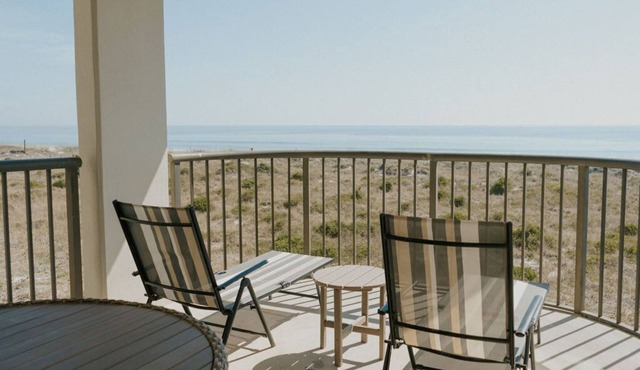 Dune Ridge Hideaway - Oceanfront condo with pool!
