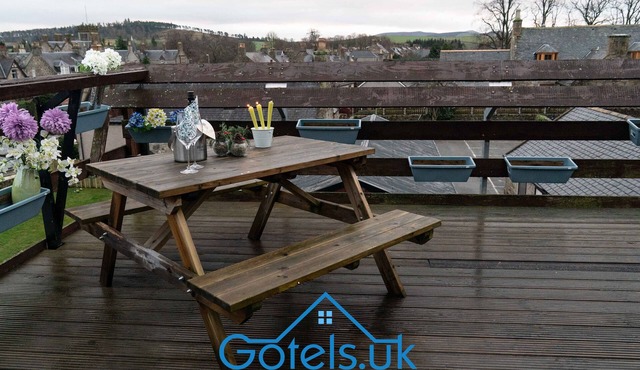 ❤️ Dunedin House, Huntly Gotels Serviced Accommodation Sleeps Upto 14 Guests ❤️