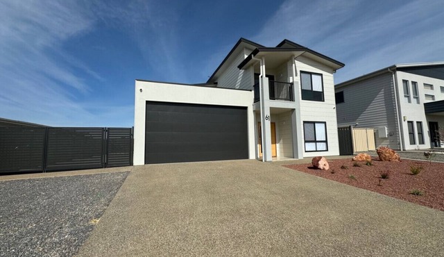 Dunes View - Golf Course Views in Port Hughes