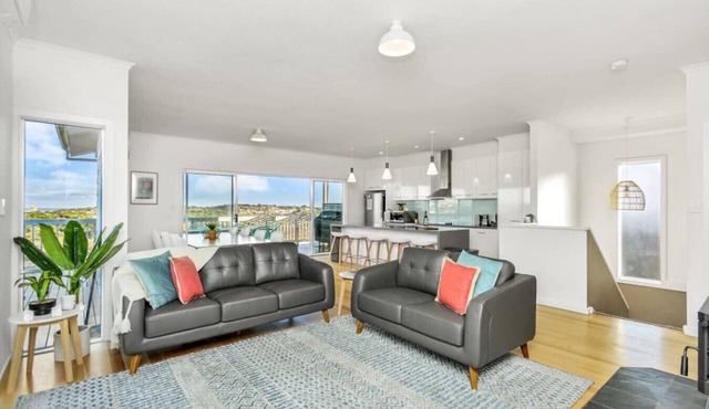 Dunescape, 4BRM, Fireplace, Views.