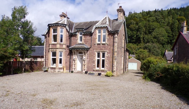 Dunmor House - Charming Victorian Period Property