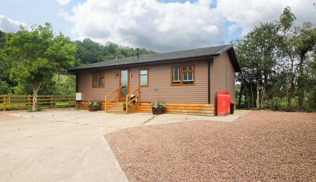 DUNROMIN, pet friendly, with a garden in Montgomery