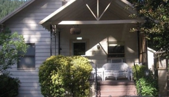 Dunsmuir Tin Roof Cottage