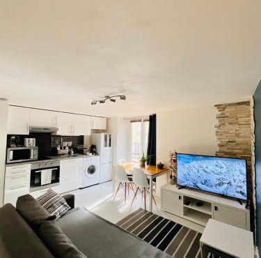 Dupleix Centre Ville Montlhéry Parking 30min Paris