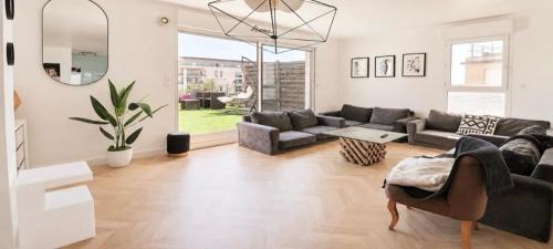 Duplex 120m ,50m terrasse proche centre et mer