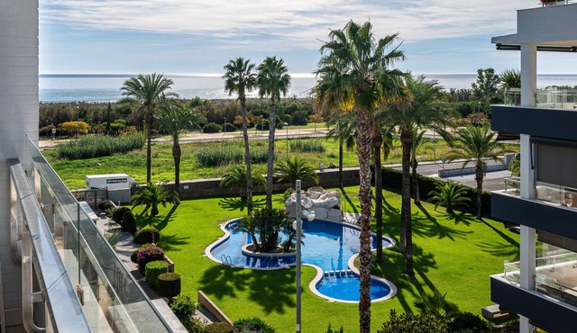 Duplex 250m from Beach with Parking, Air Conditioning and Wi-Fi