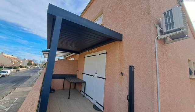 Duplex 3-Bedroom Apartment with Garden Terrace and Parking in Marseillan