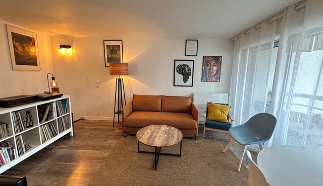 Duplex 3 Pièces Avec Balcons et Parking à Paris 19