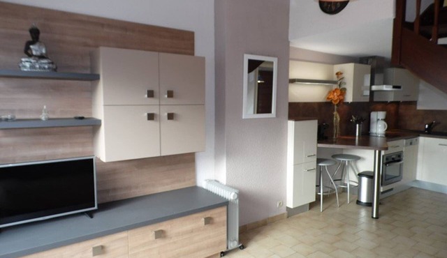 Duplex 3-room Apartment, 150m from Beach, Private Parking, Terrace