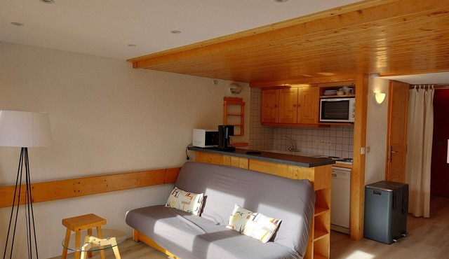 Duplex 4 rooms, sleeps 10, pets allowed, Wi-Fi, Les Arcs 1800