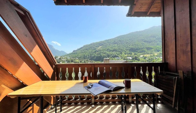 Duplex 64m², 5 rooms, 8 guests, Parking, Pets welcome - Briançon