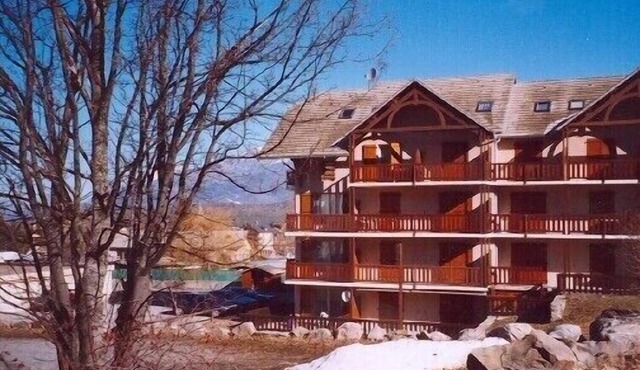 Duplex Ancelle, well located, beautiful view of the Ecrins massif, at the foot of the slopes