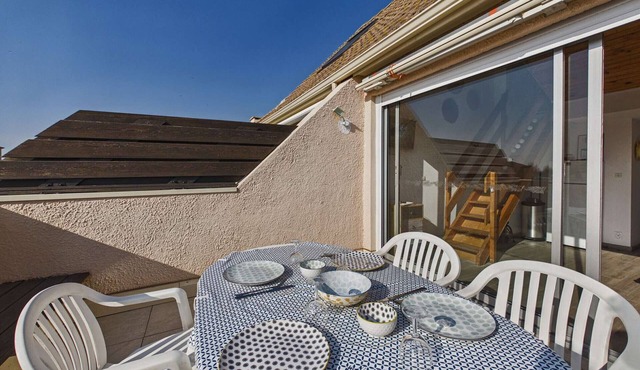 Duplex Apartment with Terrace, A/C, and Private Parking - Sleeps 6