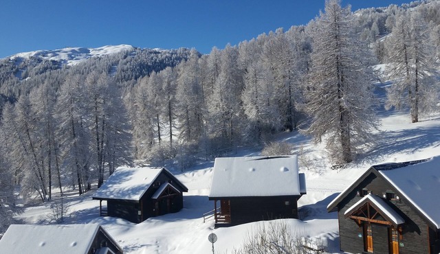 Duplex apartment 8-10p in Risoul at the foot of the slopes ski area Vars Risoul