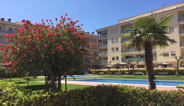 Duplex apartment with pool, 200m from the sea. Ideal for families and friends.