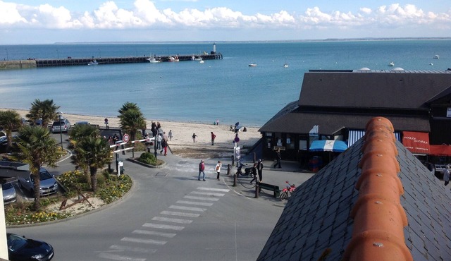 duplex apartment facing the sea with views of Mont Saint Michel
