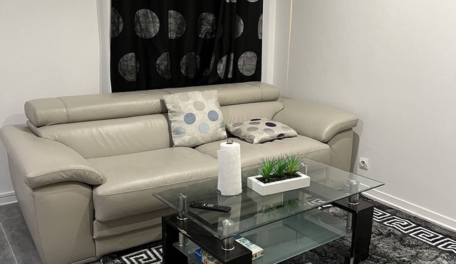 Duplex apartment in Elancourt, Olympic site, close to all amenities