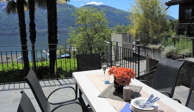 Duplex apartment in great panoramic location with large terrace and garden