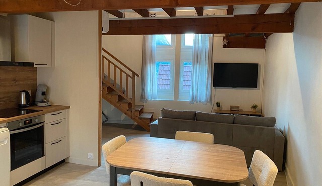 Duplex - Apartment in historic building, in the heart of old Voreppe.