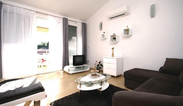 Duplex apartment Jadris