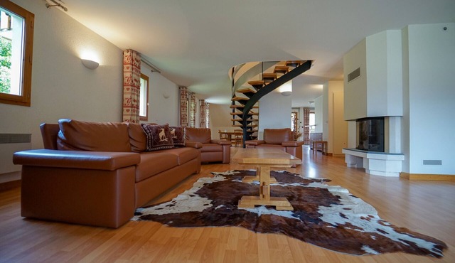 Duplex apartment, sleeps 10, nature view