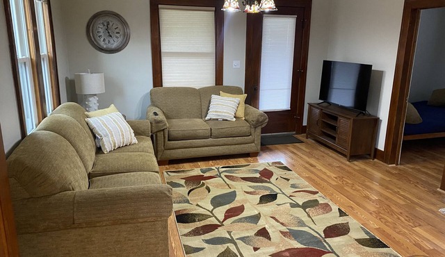 Duplex Apartment Walking Distance to Downtown Wyandotte