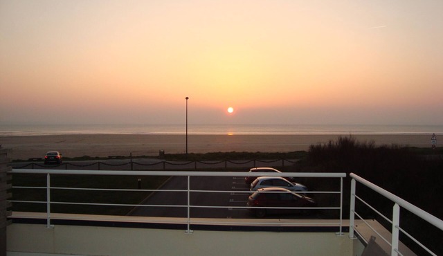 Duplex apartment with large terrace facing the sea