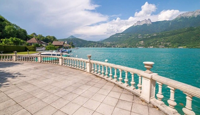Duplex apartment with balcony on the lake classified 3 stars