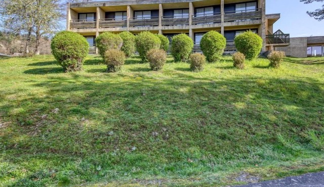 Duplex avec Kitchenette | Vue Lac + Accès Piscine