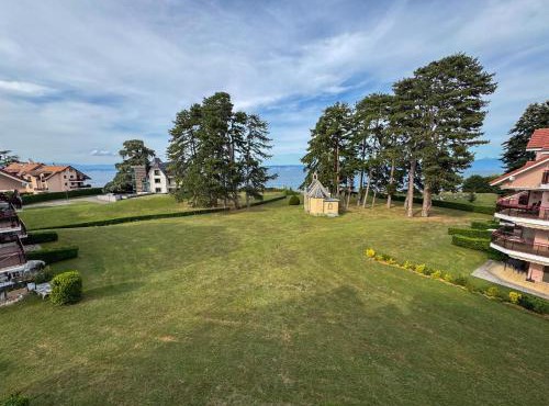 Duplex avec Terrasse et Accès Plage Privée, Garage Inclus - FR-1-498-121