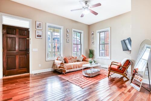 Duplex by Forsyth Park - 2 King Beds - Patio & Balcony