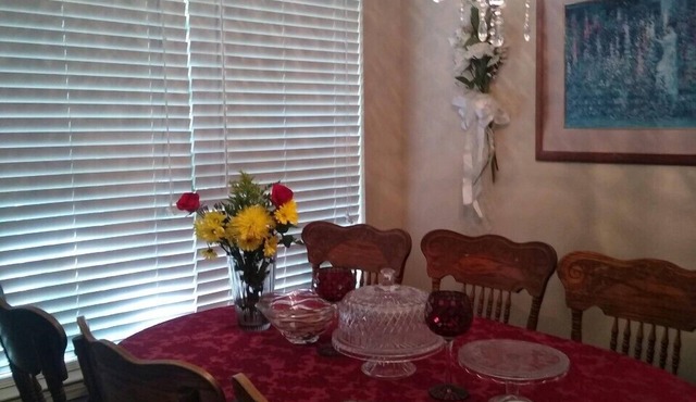Duplex by state parks, crystal beaches,vortex springs w/a dance floor & trails