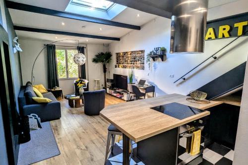 Duplex calme en centre-ville avec climatisation et parking gratuit