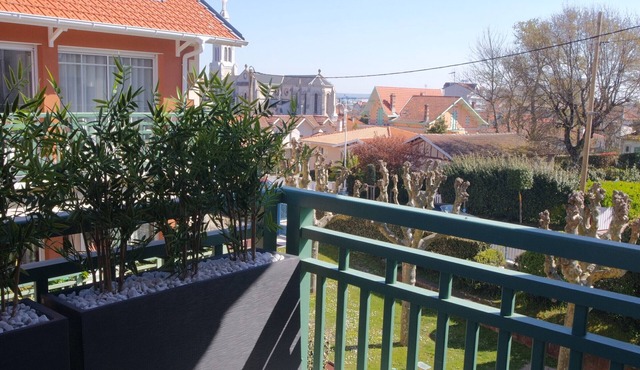 Duplex Comfortable Near St. Ferdinand Church with Private Parking