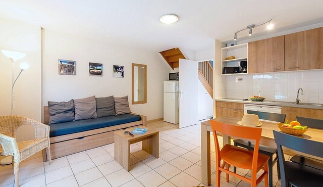 Duplex Cottage with Pool for 4