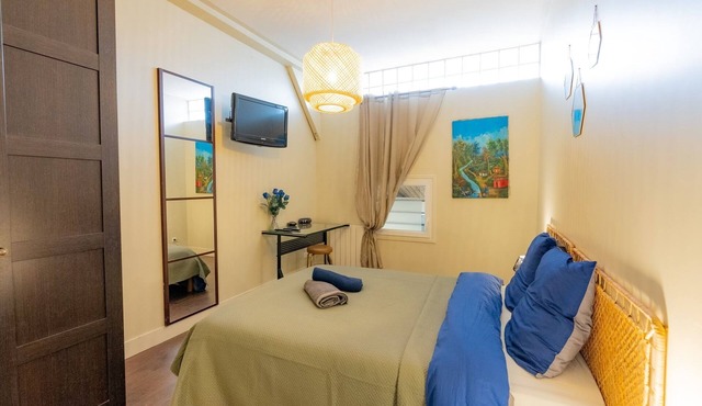 Duplex de 120 m2, comprenant 2 chambres, 2 salles de bain, 1 salon , 1 cuisine