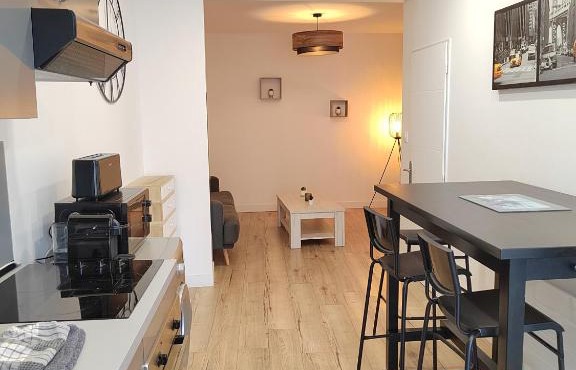 Duplex de charme 2 chambres - Tram & Parking gratuit