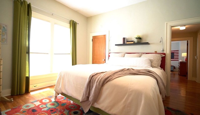 Duplex First Floor - Southmoreland, KCMO - Easy access to all KC has to offer