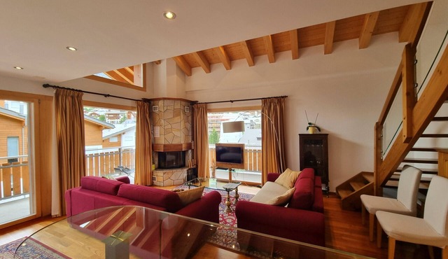 Duplex flat right next to the Alpin Express