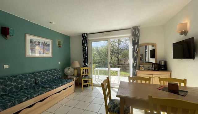 Duplex for 6 with Terrace, Pools, and BBQ in Salavas