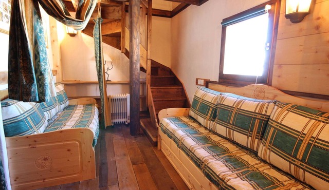 Duplex for 7 in Vallandry center, near slopes, pets allowed