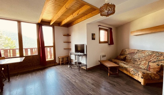 Duplex for 8, ski-in/ski-out in Vallandry, near center, balcony