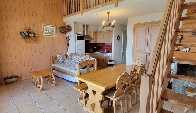 Duplex for 8 with South Balcony, Fireplace, and Free WiFi in Saint-Michel-de-Chaillol