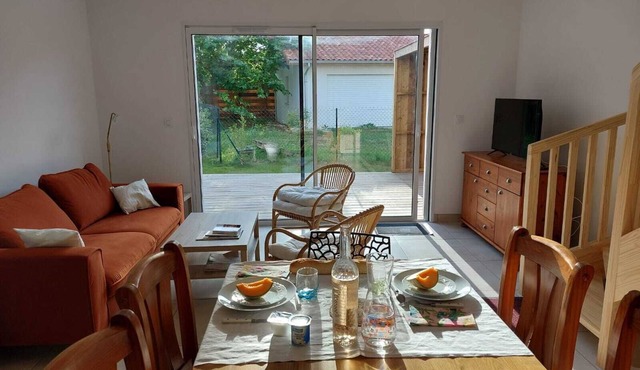 DUPLEX house in a Landes village near the ocean