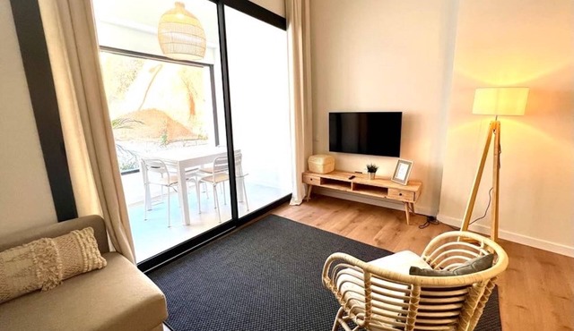 Duplex ideal families 200m beach and train