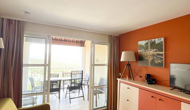 Duplex in Cap Esterel with terrace, solarium and parking included