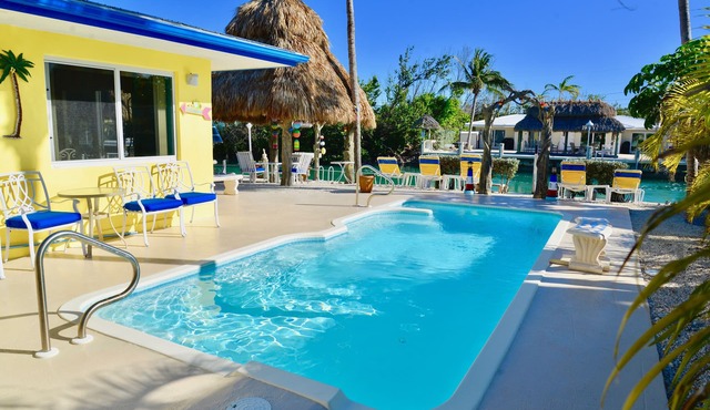 DUPLEX IN DUCK KEY, 2 Bedroom/2 Bath, W/Private 90' Dock, Trailer Storage